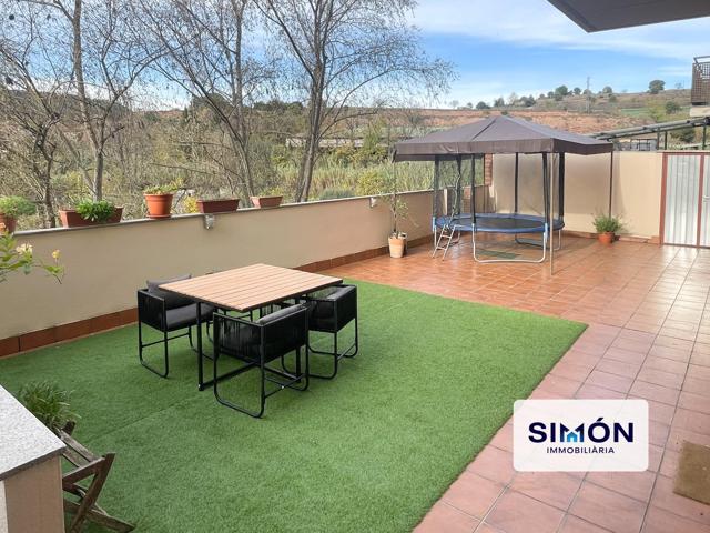 Piso de 3 habitaciones, con terraza de 71 m2, patio, plaza de parking, trastero y sala polivalente de 60 m2! photo 0