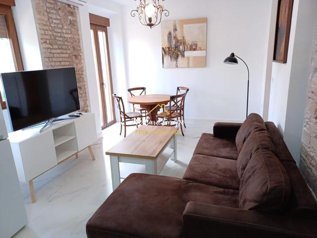 Piso En alquiler en Centro, Granada photo 0