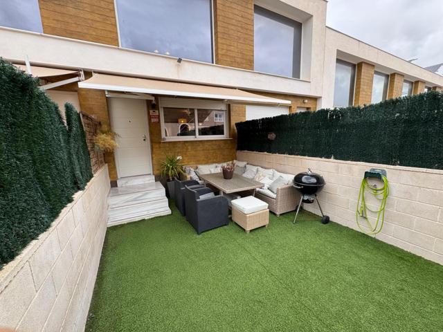 Unifamiliar Pareada En venta en Monte Y Mar Bajo, Gran Alacant photo 0