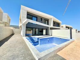 Chalet moderno con piscina privada en Gran Alacant photo 0