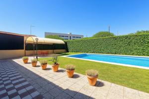 Chalet pareado en venta en Avda de Europa photo 0