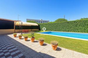 Chalet pareado en venta en Avda de Europa photo 0