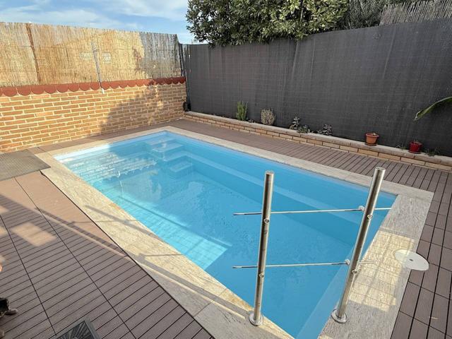 CHALET A ESTRENAR, A 4 VIENTOS CON PISCINA, ELS AVETS photo 0