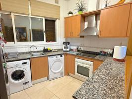 PISO DE 3 HAB, CON PARKING Y TRASTERO. FINCA AÑO 2.001 photo 0