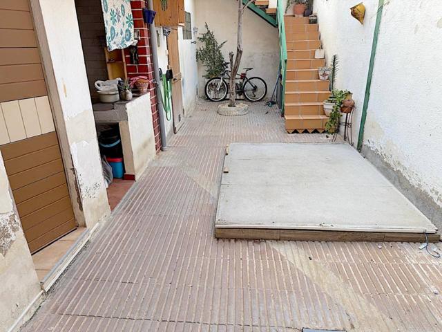 CASA EN EL CENTRO PARA 2 FAMILIAS. photo 0