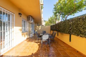 Piso en zona Los Pacos, (Fuengirola) photo 0