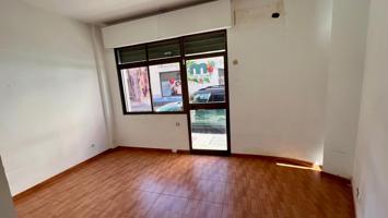 LOCAL COMERCIAL EN BAILÉN-MIRAFLORES photo 0