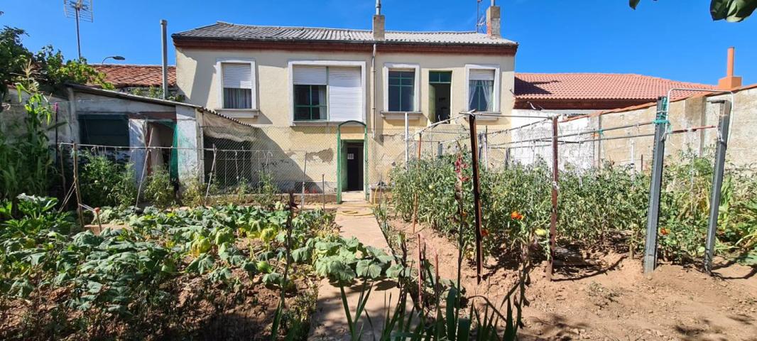 Casa en Venta en Trobajo del Camino photo 0