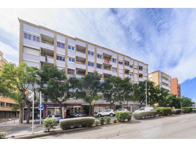 Oportunidad: piso amplio y luminoso en Avenida Cataluña photo 0