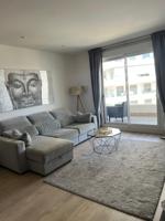 Apartamento Moderno de 3 Dormitorios en Alquiler en Albatross photo 0
