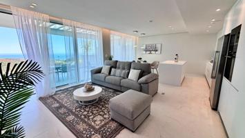 Elegante Apartamento con Vistas al Mar en la Exclusiva Comunidad de Palo Alto, Marbella photo 0