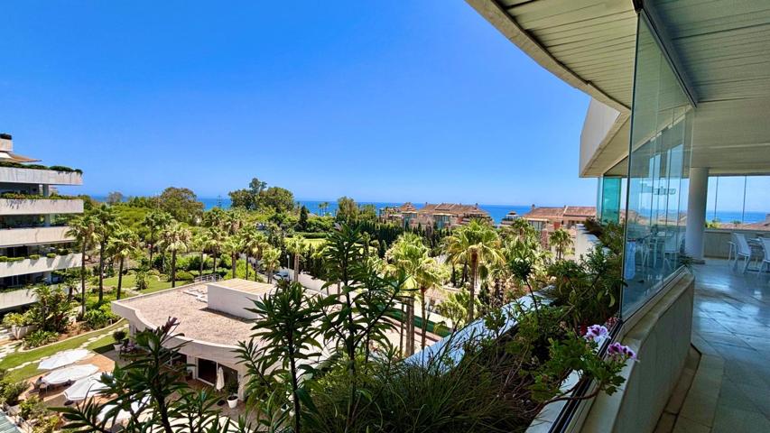 Elegante Apartamento de 3 Dormitorios en El Embrujo, Puerto Banús – Ubicación Inmejorable a Pasos de la Playa photo 0