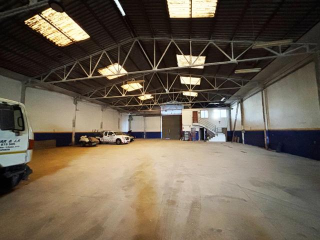 Espectacular Nave de 1.200m2 en La Mina - Pacheco y Torrens photo 0