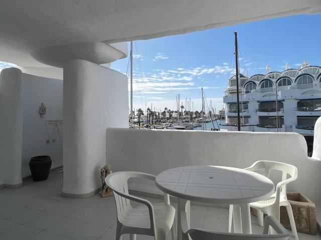 Exclusivo apartamento situado en Puerto Marina, Benalmádena, con vistas a los barcos. photo 0