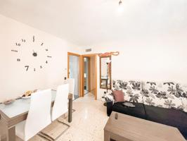 Venta de amplio piso de 3 dormitorios en arroyo de la miel. photo 0