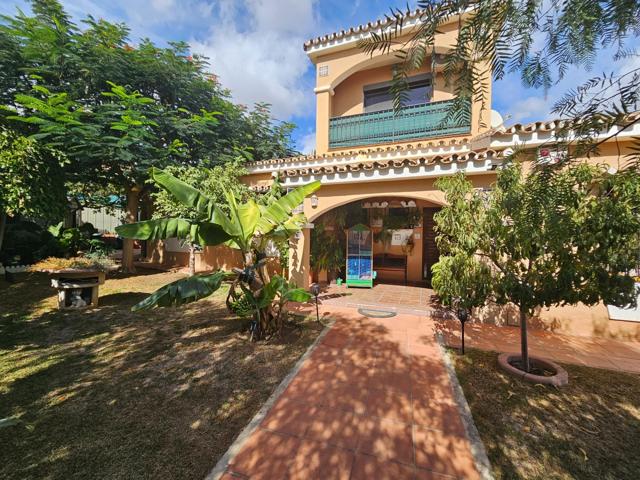 VILLA DE ESTILO ANDALUZ EN TORREMUELLE, BENÁLMADENA photo 0