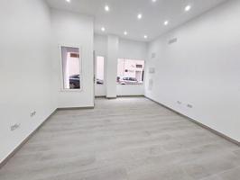 Local con 1 dormitorio en el centro de Fuengirola photo 0