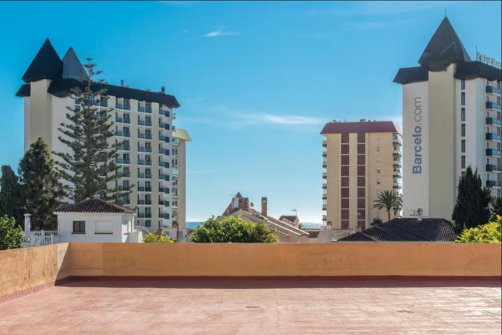 Fantástico apartamento situado en Fuengirola a pocos metros de la playa. photo 0