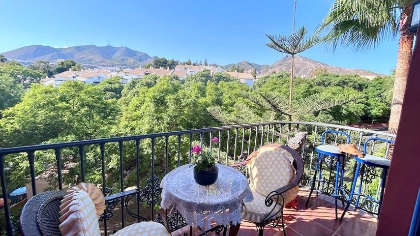 Exclusivo piso junto al Golf Torrequebrada con vistas al monte y a un paso de la playa photo 0