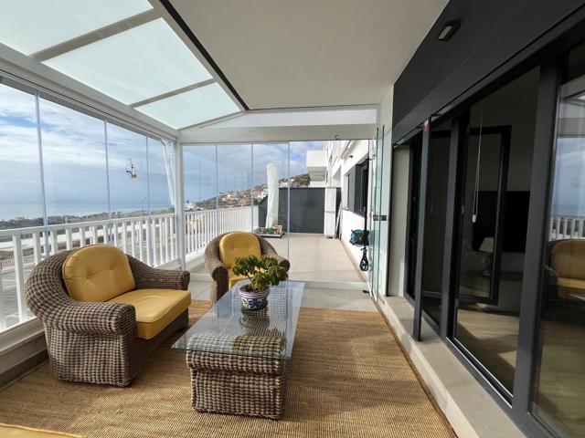 BAJO MODERNO CON TERRAZA Y VISTAS AL MAR EN BENALMÁDENA photo 0