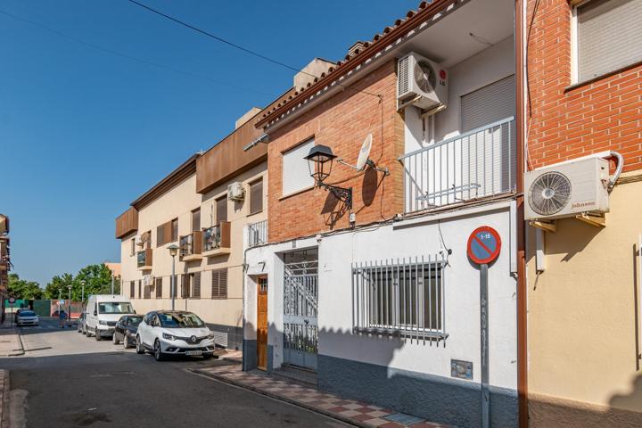 FÁNTASTICA CASA EN EL PUEBLO DE ALBOLOTE photo 0