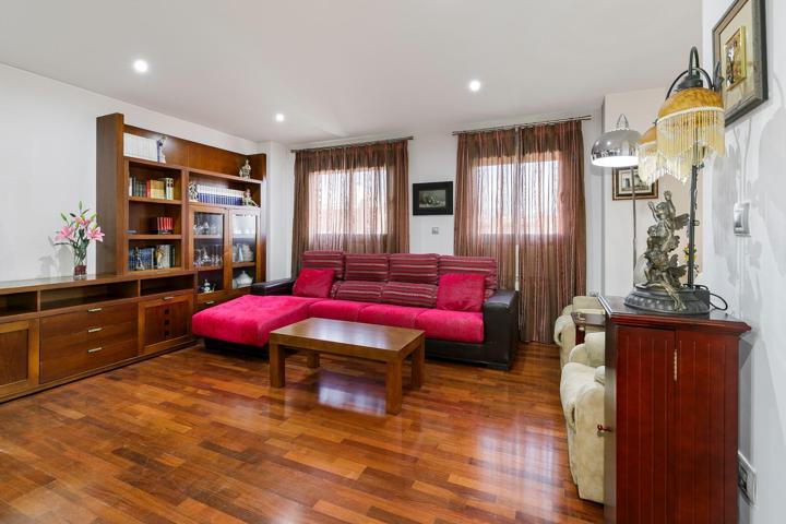 ESPECTACULAR ÁTICO-DÚPLEX CON GARAJE Y TRASTERO photo 0