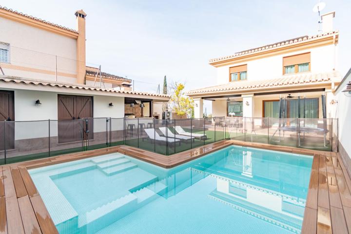 ¡Descubre el hogar de tus sueños en este espectacular chalet independiente! photo 0