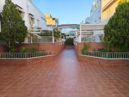 Piso exterior con garaje incluido junto a Mercadona – Calle Parque de las Ciencias (Granada) photo 0