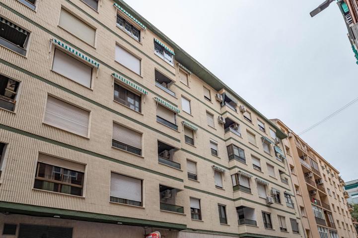 Piso reformado con cochera junto Recogidas photo 0