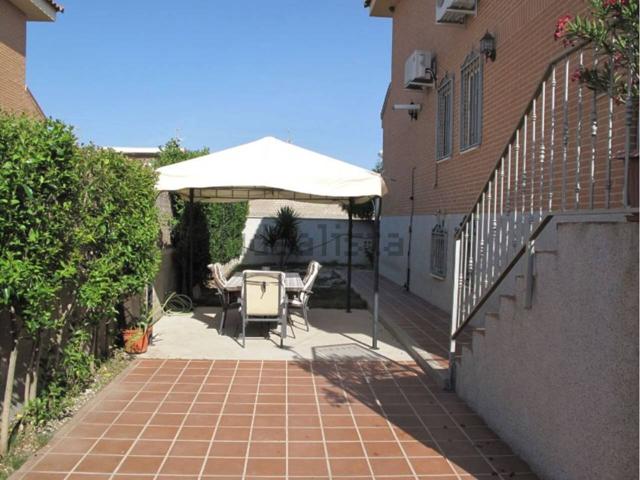 Chalet pareado en venta en Camarena photo 0