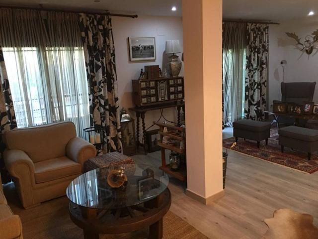 Chalet adosado en venta en Escalona photo 0