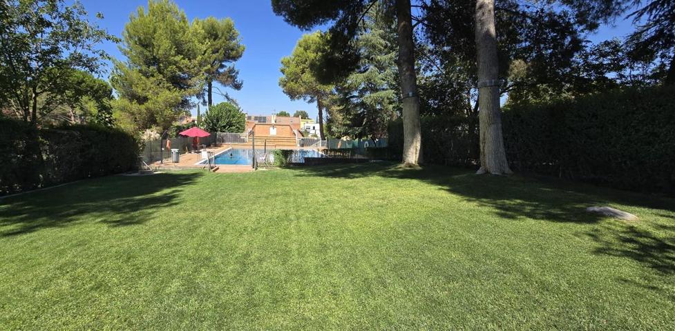 💛Gran chalet de 3 plantas con jardín privado💛 photo 0