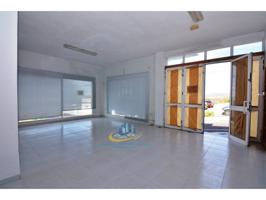 ALQUILER DE LOCAL AMPLIO Y LUMINOSO photo 0