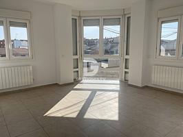 Piso de 3 dormitorios, 2 baños , trastero y garaje photo 0
