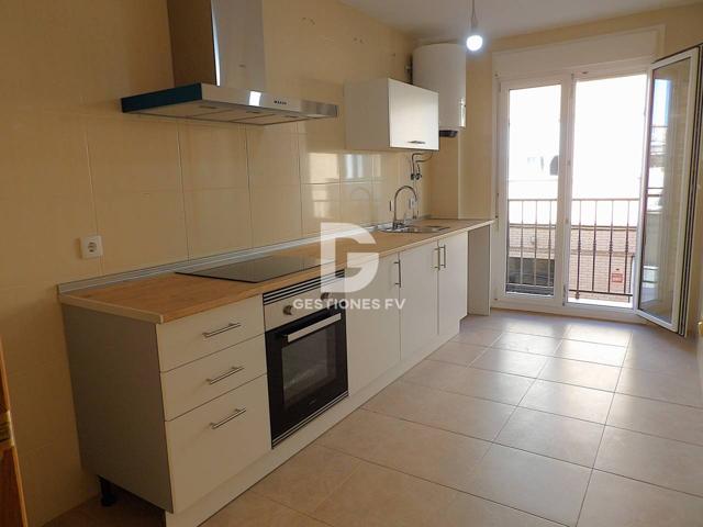 Piso de 3 dormitorios, 2 baños , trastero y garaje photo 0