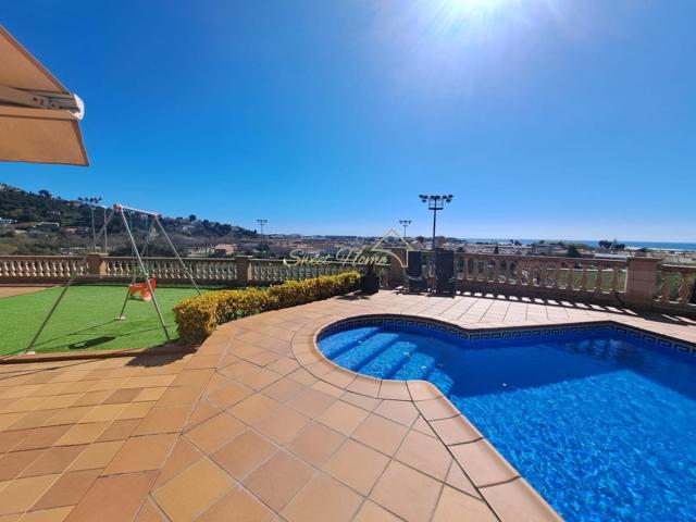 MARAVILLOSO CHALET INDEPENDIENTE DE 450 m2 CON PISCINA-VISTA AL MAR photo 0