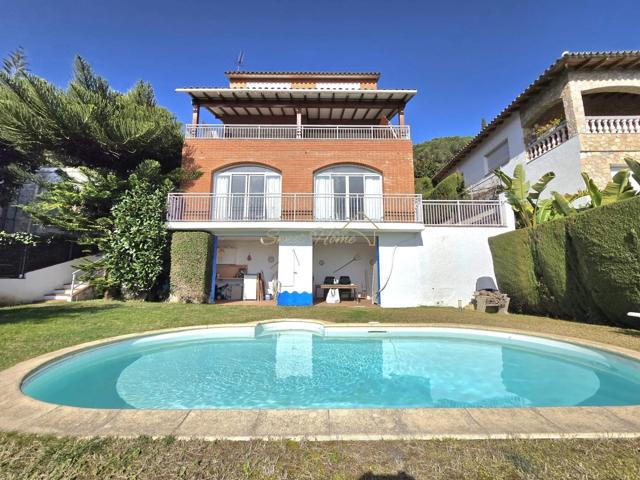 EXCLUSIVA CASA A 4 VIENTOS EN CABRILS photo 0