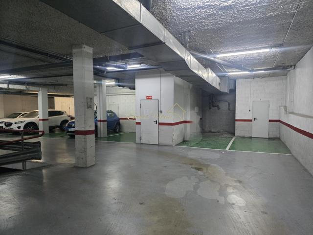Plaza de parking con trastero en venta en el centro de El Masnou (coches pequeños o medianos) photo 0