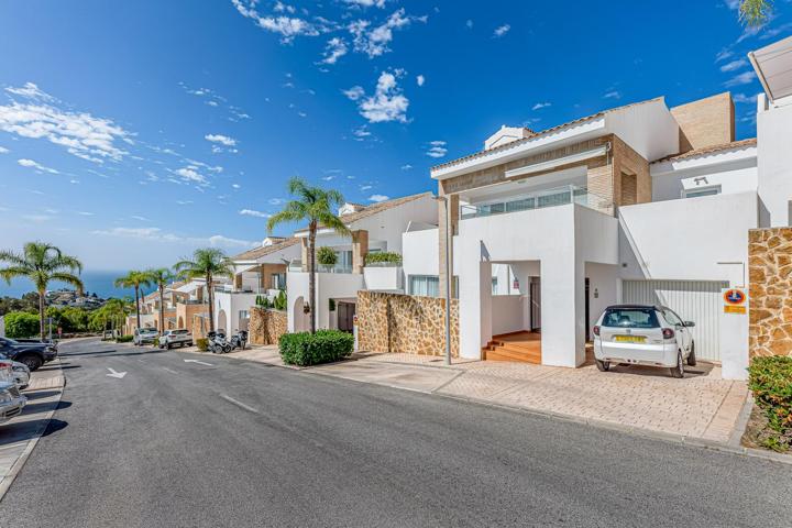 Casa En venta en Torremuelle, Benalmádena photo 0