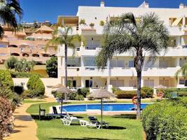 Fantástico apartamento en esquina con vistas impresionantes al mar, en Calahonda. photo 0