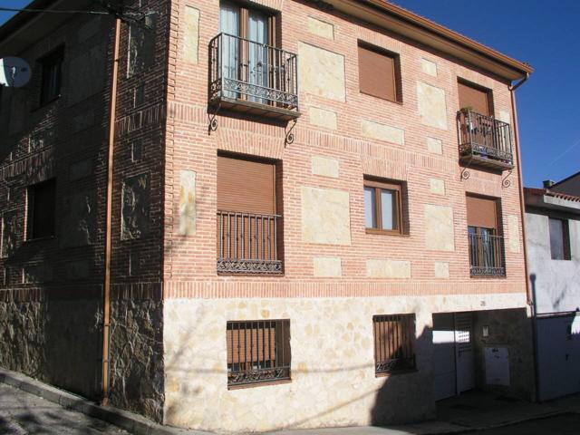 Apartamento en venta en Torrelaguna photo 0