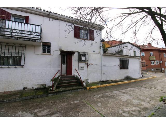 Casa en venta en Torrelaguna photo 0