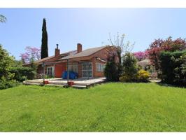 Casa en venta en Valdeolmos photo 0