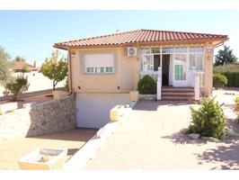Chalet unifamiliar en venta en Torremocha de Jarama photo 0