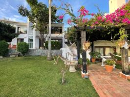 Exclusiva villa ubicada en el corazón de Nueva Andalucía, con excelentes vistas de la montaña de La photo 0