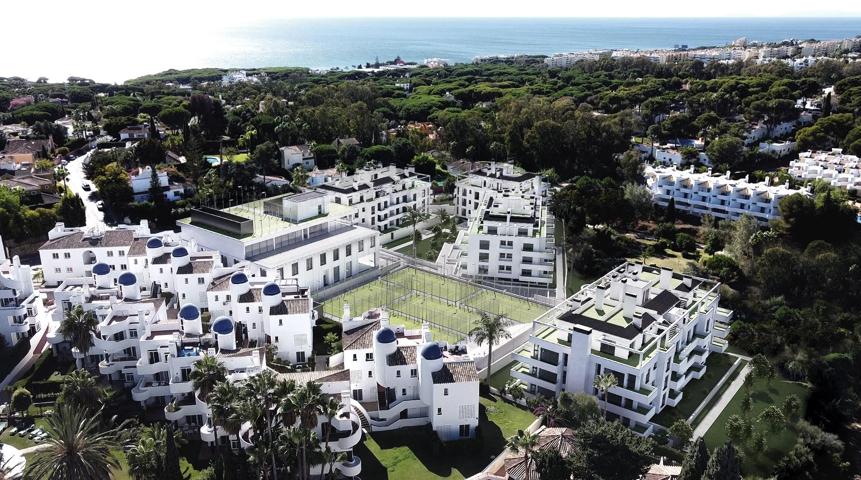 'Espléndido apartamento en Calahonda con acceso a canchas de pádel cerca del mar' photo 0