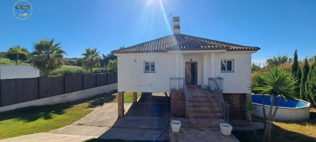 Casa en venta en Estepona photo 0