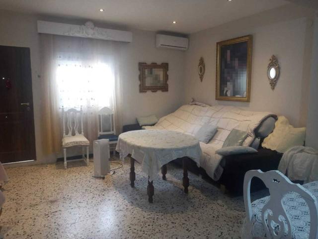 Casa en venta en Centro-Doña Mercedes(41702) photo 0