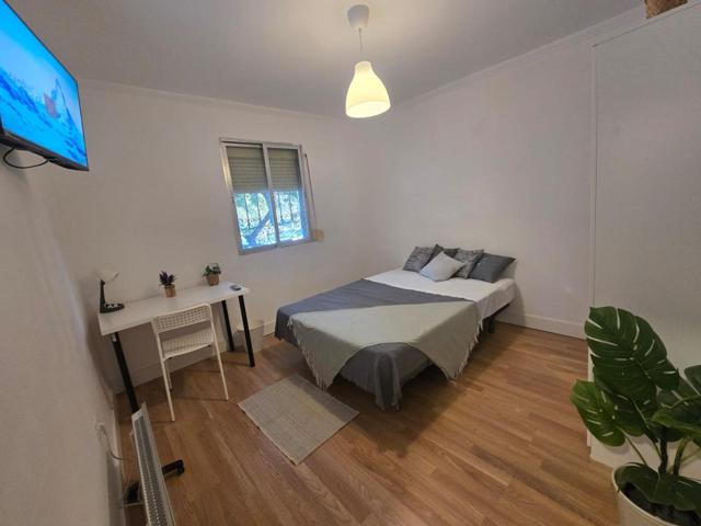 Habitación en alquiler en Madrid de 14 m2 photo 0