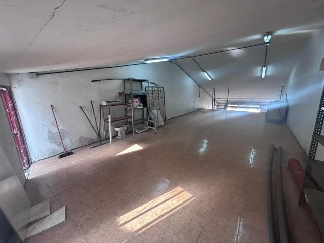 Nave Industrial en venta en Sacedón de 182 m2 photo 0